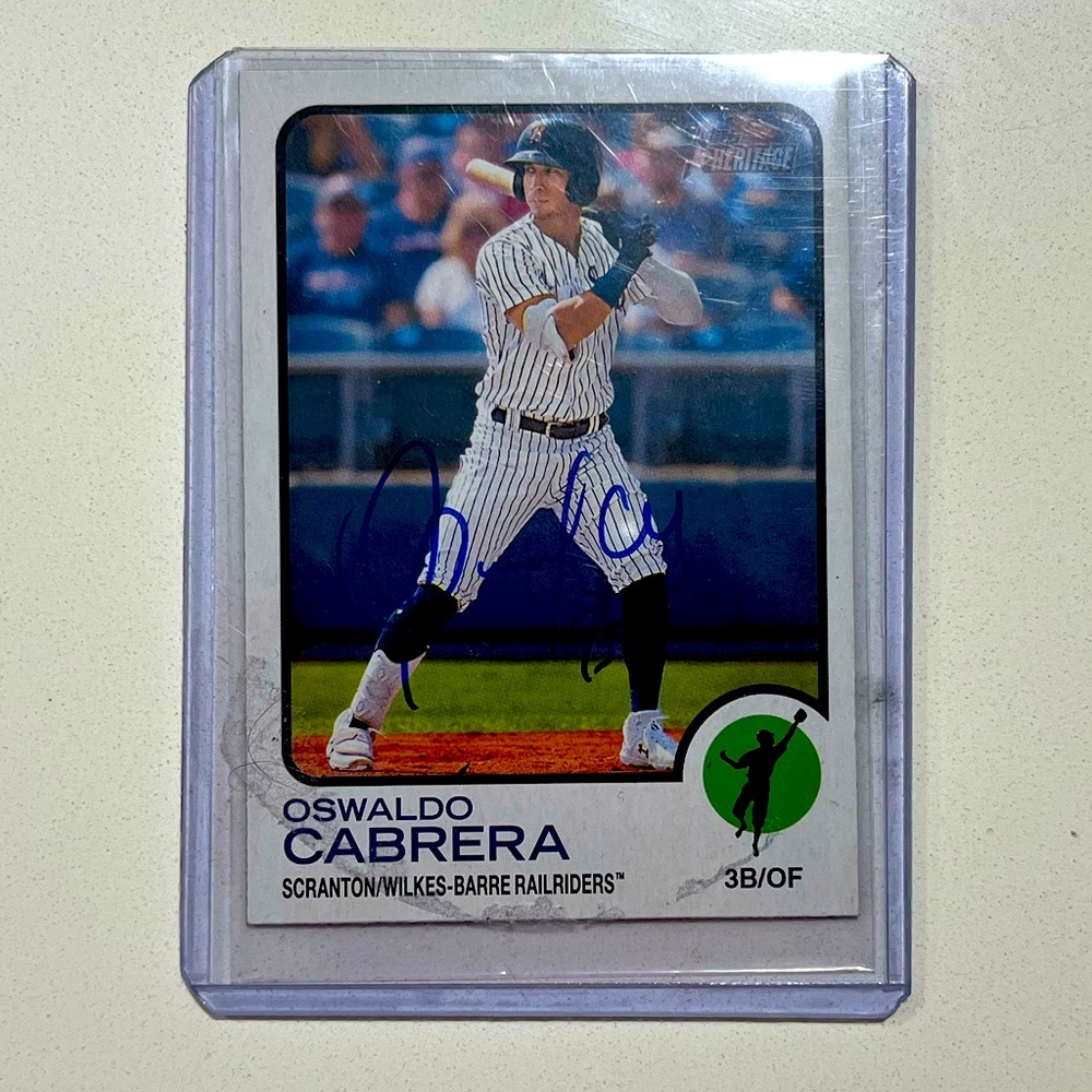Signed Topps baseball card Oswaldo Cabrera, New York Yankees third base/outfield
